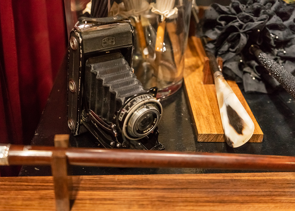 GALERIE FAYET : 100年以上の歴史を誇るパリ唯一の杖専門店 | O'Bon